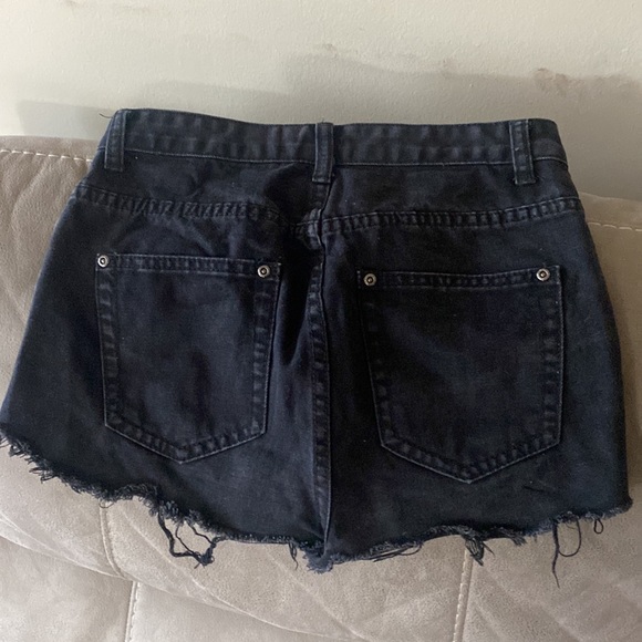 Womens ripped denim shorts in vintage black - Picture 3 of 3